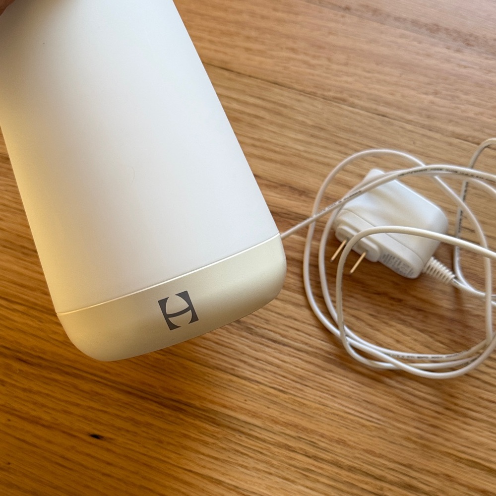 Hatch rest sound machine/alarm clock